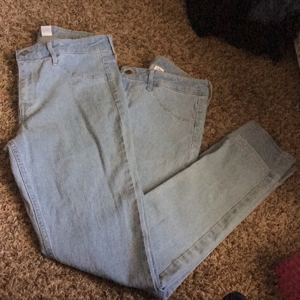 Light Washed Skinny Jeans